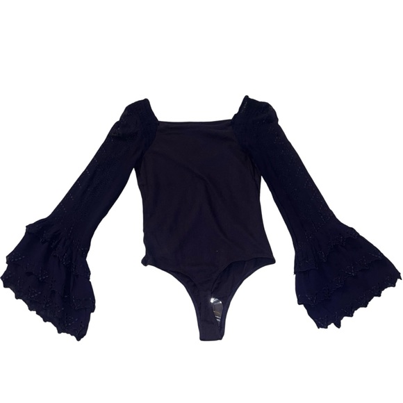NWOT Free People Eyelet Lace Tiered Ruffle Sleeve Bodysuit Small Navy Blue - Picture 4 of 9